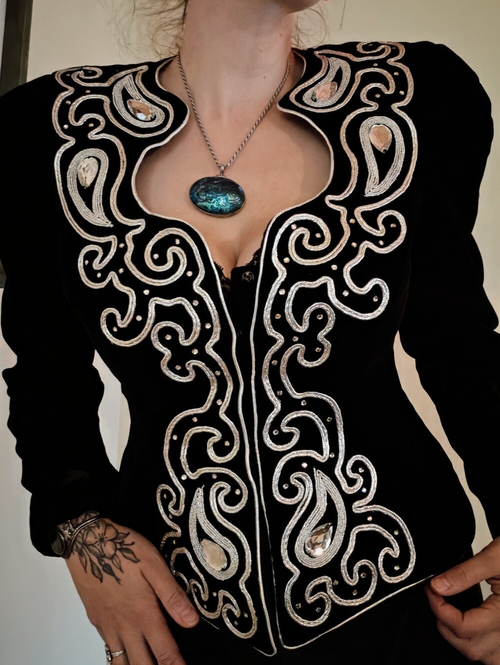 Farinae Vintage Velvet Blazer